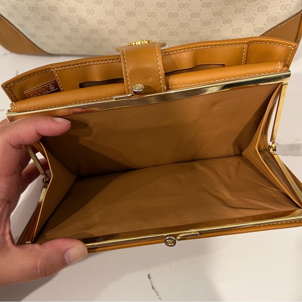 Gucci Beige and Brown Logo Canvas Tote with Matching Wallet - Picture 13 of 16